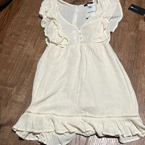 Cute summer dress off white
